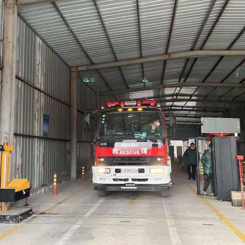 子洲县消防救援大队开展车辆上线检测工作