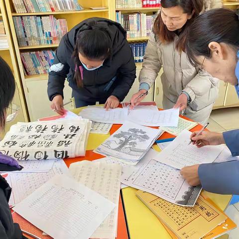 在总结中成长，在分享中学习——苟各庄小学开展教师假期作业评比展示活动