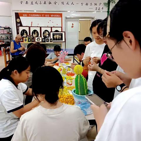 以纸搭金龙，以身品残生