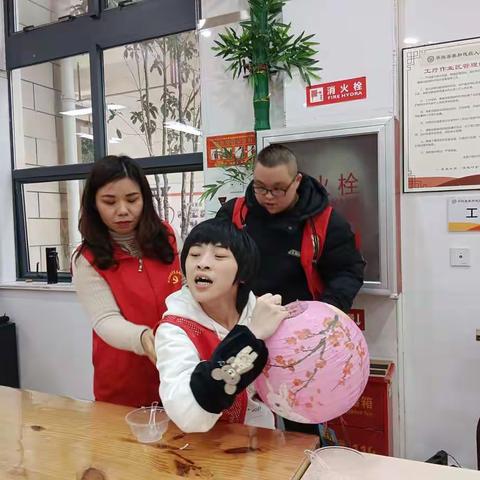 团团圆圆闹元宵