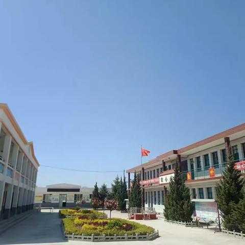 金山镇常家庙学校九年级化学“同课异构”教研活动