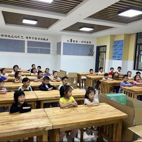 汉源小学一年级鲨鱼公园STEM主题课程《毛毛虫动起来》