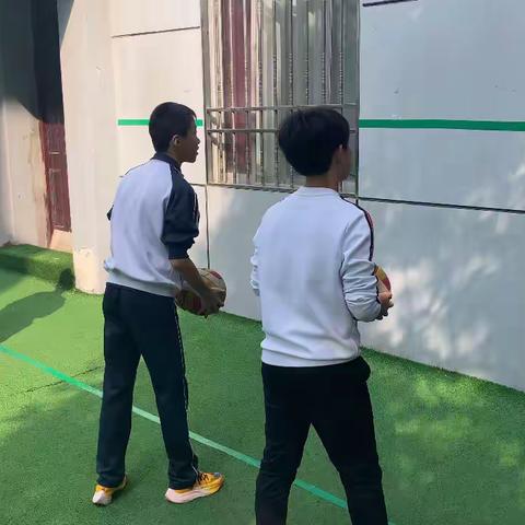 男生排球课实录