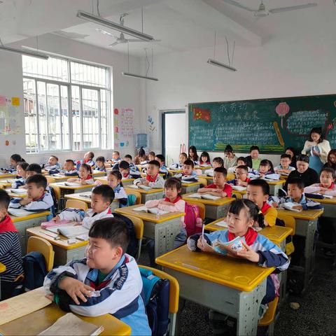 优质课堂展风采，教师交流促成长——记鹤小二年级语文优质课活动