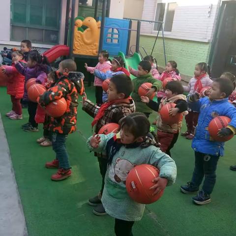 亲子运动会――社书幼儿园的风采，欢迎每一位小朋友。。