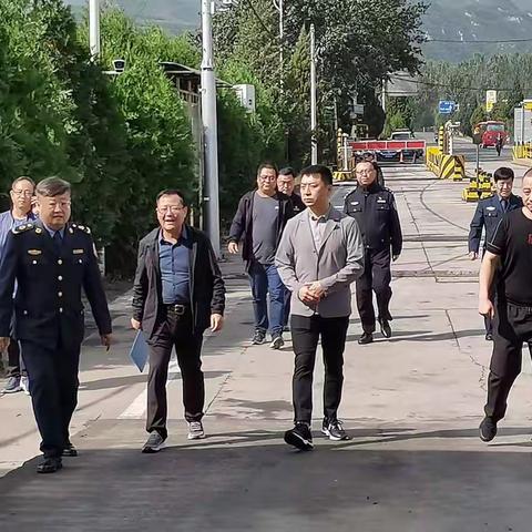 全省治超工作巡查指导组在界都超限站巡查指导工作