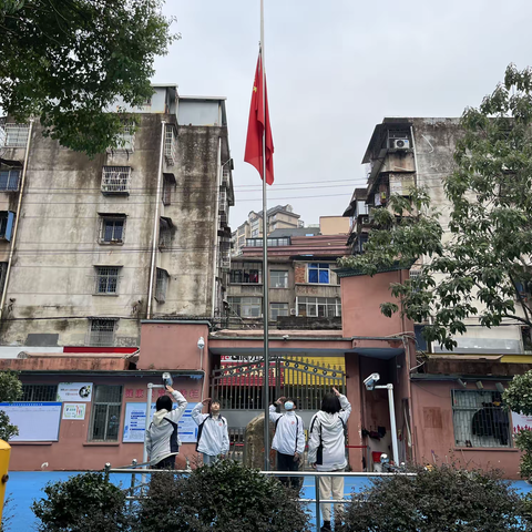 雷锋精神代代传，文明使者我来当——上饶市第五中学开展“学习雷锋精神”主题系列活动