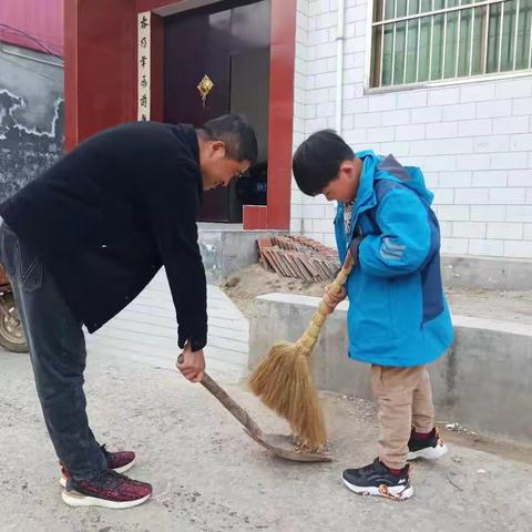 实验四小：小手拉大手 一起来洁城