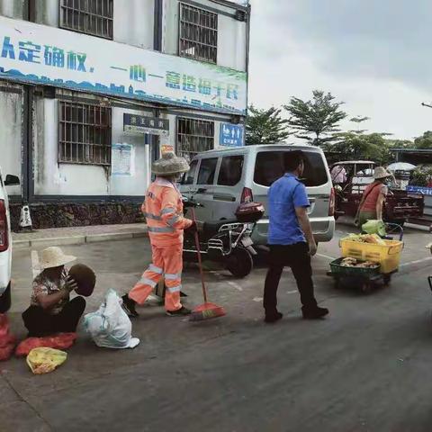 永兴镇城管中队整治市容市貌不手软