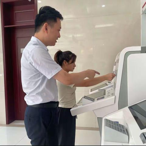 开发区支行满怀热情服务客户，为客户排忧解难