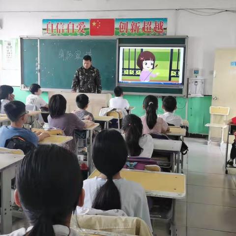当“蓝朋友”走进课堂，安全的种子悄然发芽