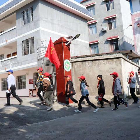 弘扬雷锋精神，传承中华美德——记忻城县古蓬镇中心小学举行慰问敬老院老人活动