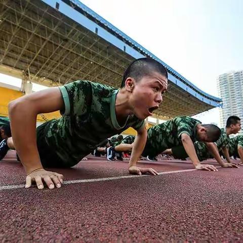 致敬高温下的劳动者 不惧“烤”验的消防人