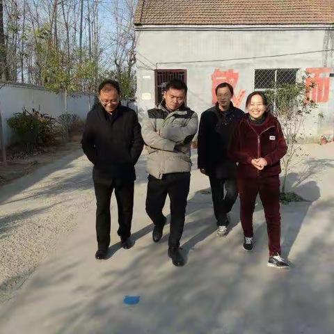 张弓镇中心小学老师在乔家永校长的带领下到高唐小学去帮扶