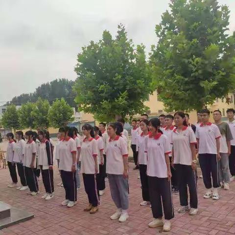 磨砺青春，奋发前行