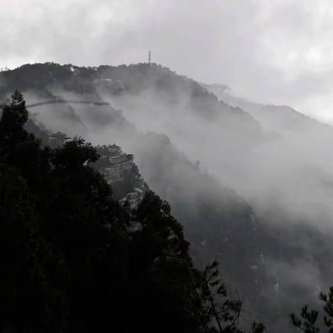 迷雾中的庐山