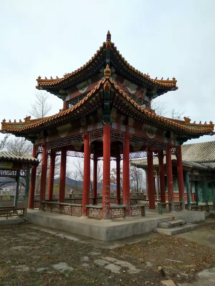 重檐十六柱四角亭
