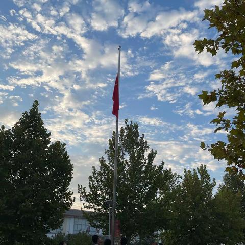 红旗在我心中——302班记录线上升旗仪式