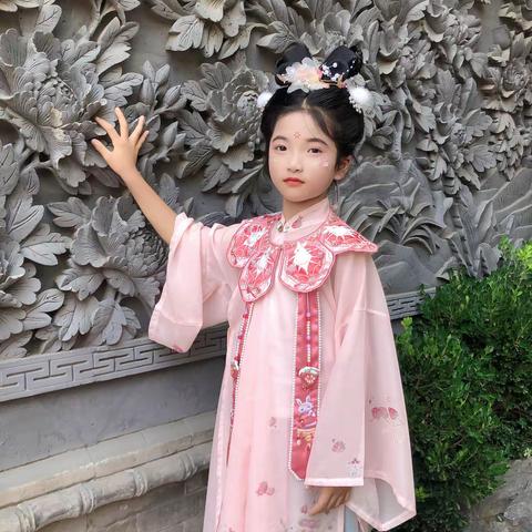 “夏天是轻松的，更是美丽的”———聚奎镇小三年（2）班的暑假生活