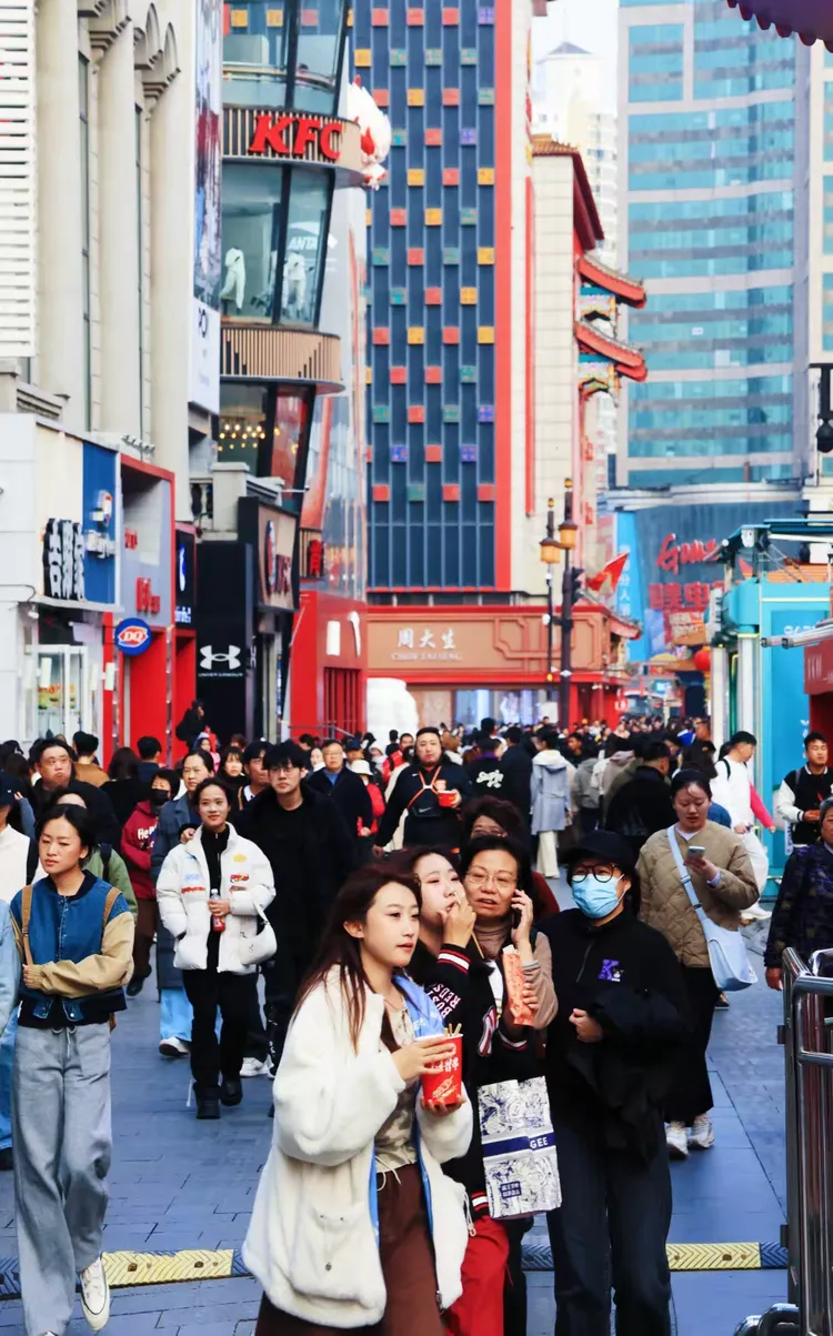 街拍《沈阳中街》