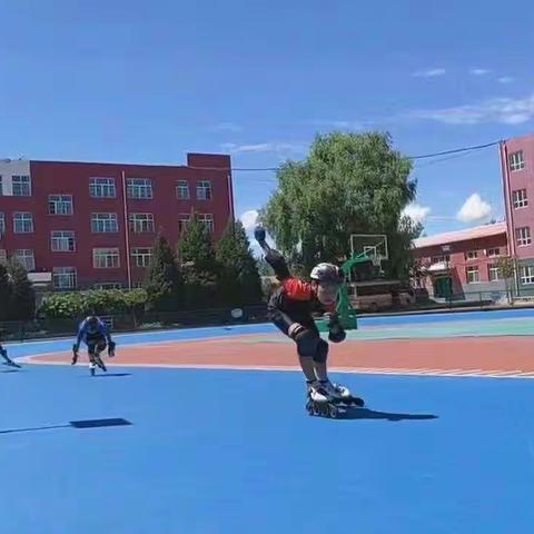 安国市向阳小学“轮滑少年”的快乐轮滑梦