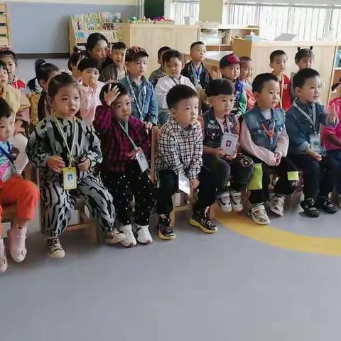 “不负时光  快乐前行”——二十五幼儿园小三班开学第一天