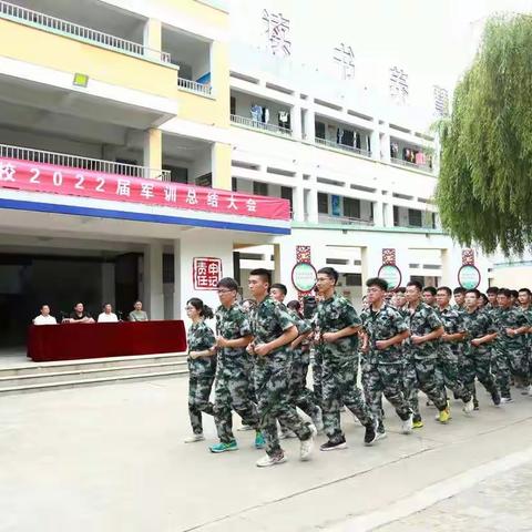 师生共奋斗    群星耀河汉