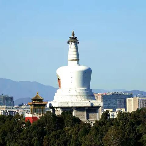 什刹海等地一游。