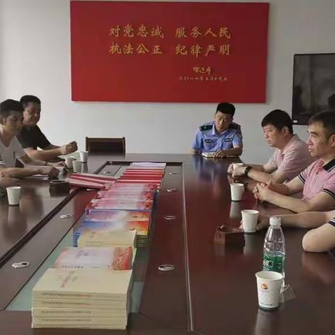 省公安厅治安总队副总队长黄炼到我市视察“新型警力护校园行动”