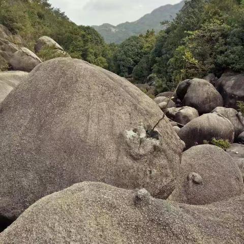 大美乌山峡谷行