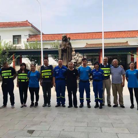 蓝天救援来公寓给全体员工和老人讲消防知识