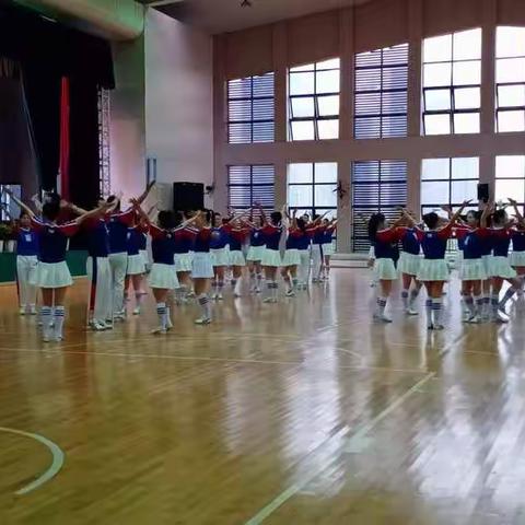 博才阳光实验小学“工间操”比赛教师代表