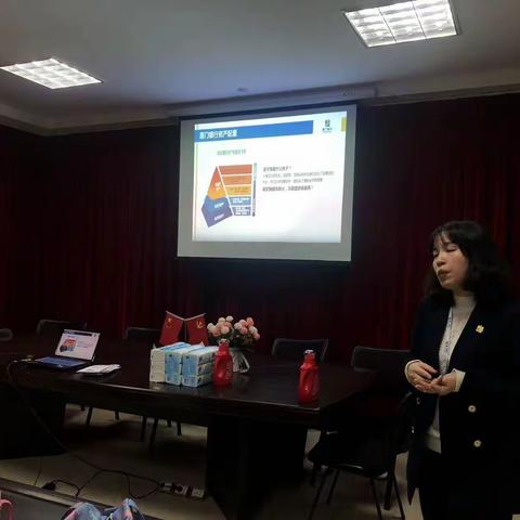 奋斗社区开展“我为群众办实事——金融知识进社区”主题宣讲活动