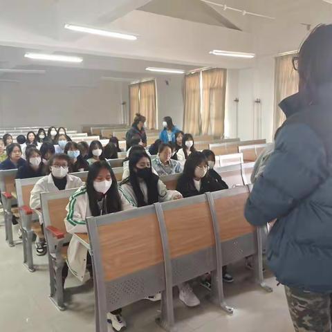 学习科技创新主题活动——22高职学前27班