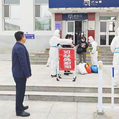 周铁虎深入沁县火车站进行带班值守