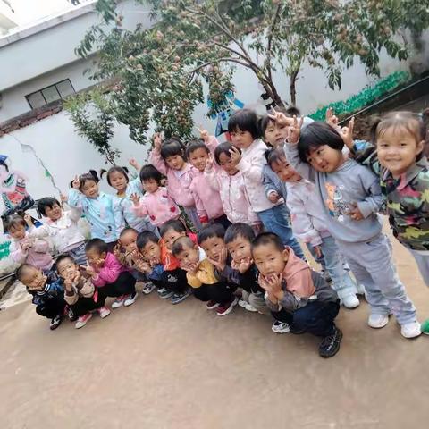 三鹤幼儿园小班9月活动记录——有趣故事
