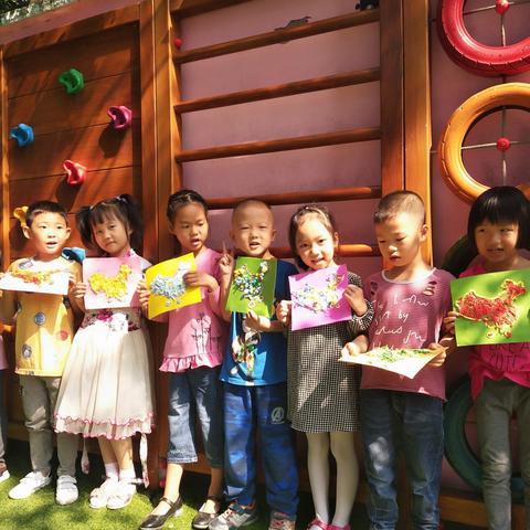 观看阅兵仪式——育苗幼儿园开展庆祝新中国成立70周年“我爱你，中国”爱国教育