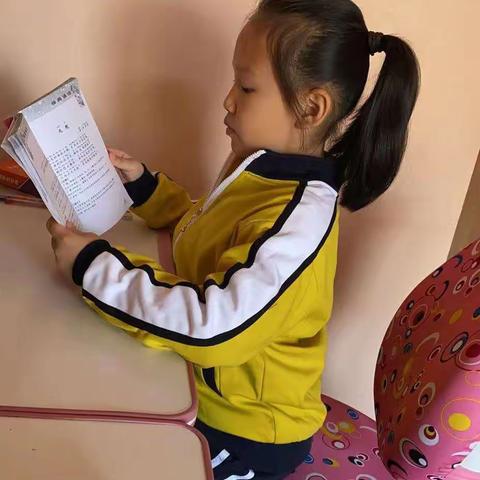 塘厦一小二8中队“非常6+2”组寒假12345小公民快乐成长之坚持“悦”读篇