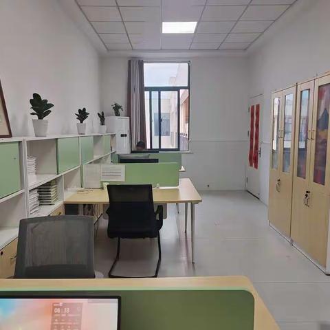 梅香街小学开展最美办公室评选活动