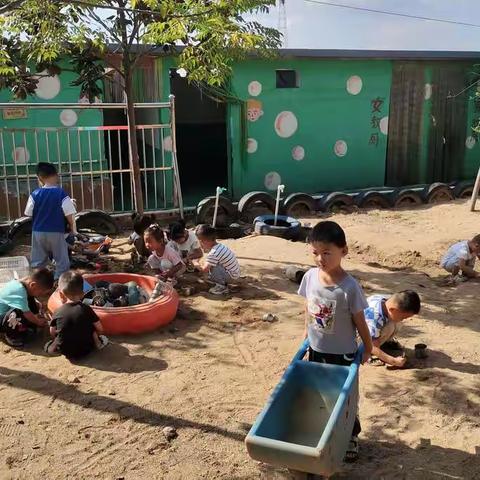 博雅幼儿园小班自主游戏观察记录——沙水池