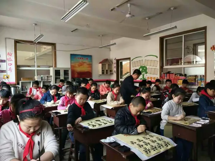 徐沟镇中心校永兴小学社团活动绽放光彩