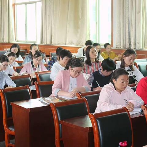 研讨促成长    反思助前行——记临猗县示范小学语文教师学习分享研讨活动