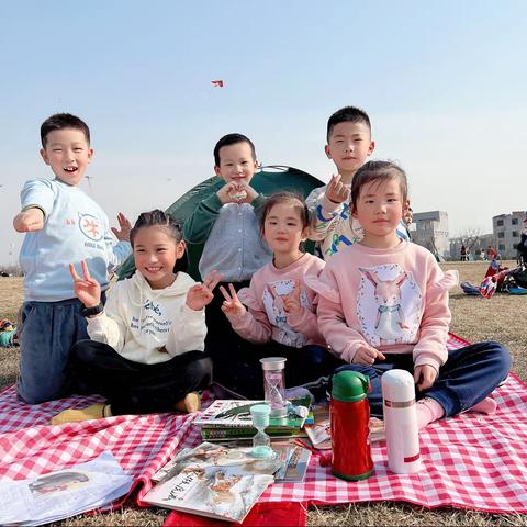 “思无疆，学无崖，勤为径”                     —航天一小2021级2班悦读书会一组