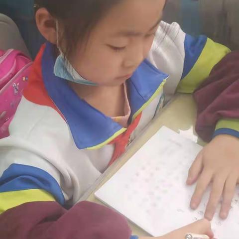 大荔县学门前小学书法三班活动剪影