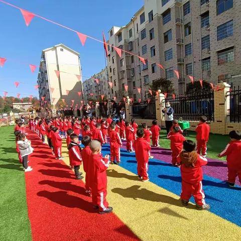 春暖花开季，魅力女神节---分宜二小附属园《小松鼠幼儿园》“三八妇女节”活动