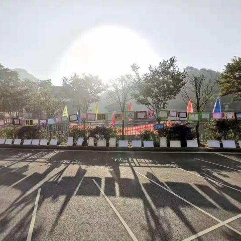 家校携手，共托一片蓝天——记沙堤街道中心完小“家长开放日”