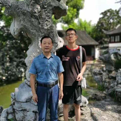 今天是儿子王奕栋13岁生日