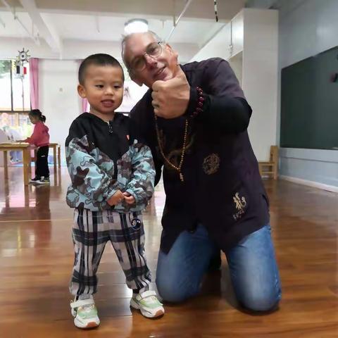 段皓予宝贝与光丽英硕幼儿园相遇在2021最美的秋季