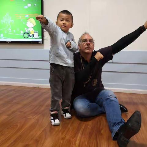 杨京润宝贝与光丽英硕幼儿园相遇在2021最美的秋季