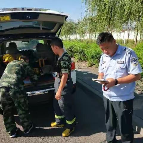 甘其毛都口岸加工园区管委会行政综合执法局联合旗消防大队对园区进行消防检查